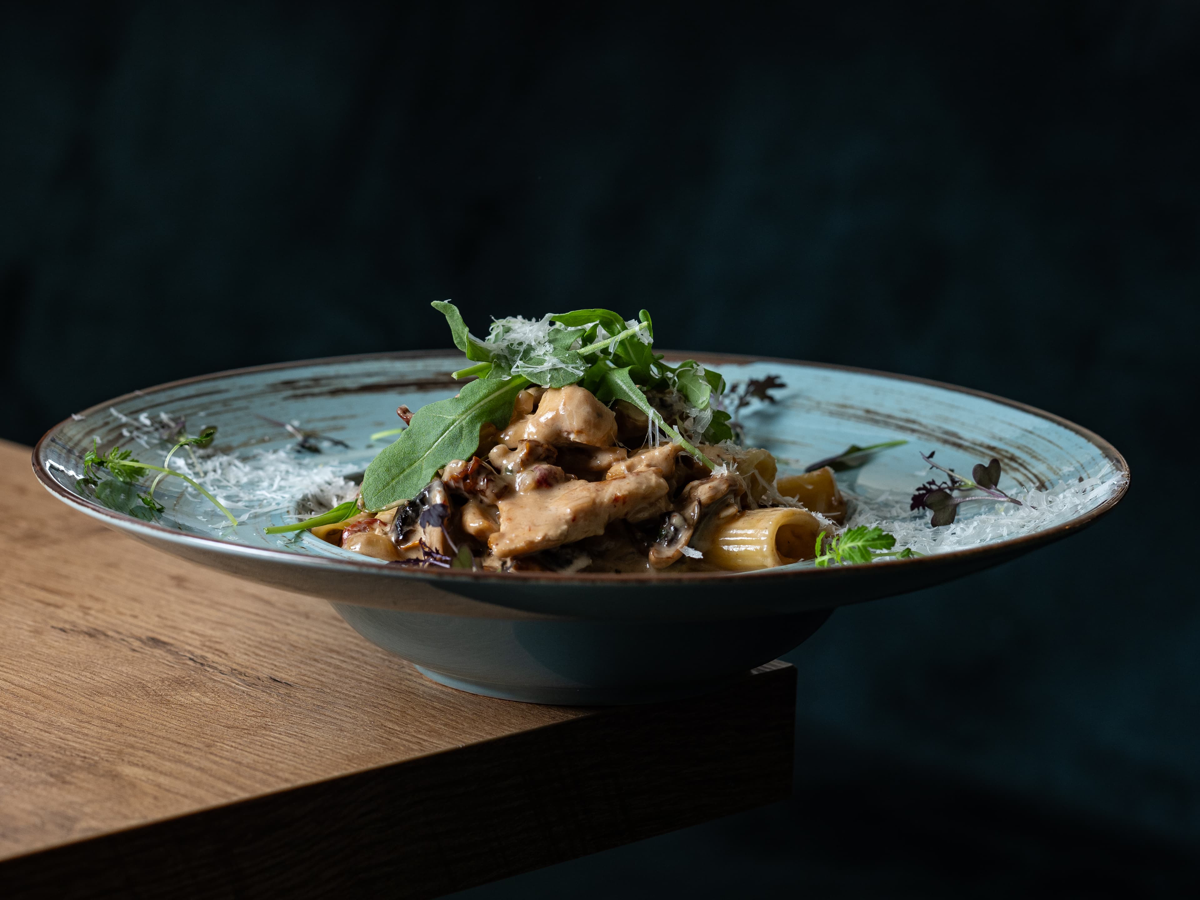 Stół z daniami w Restauracji Latarnia